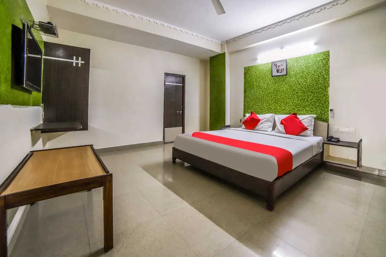 Omni Plaza